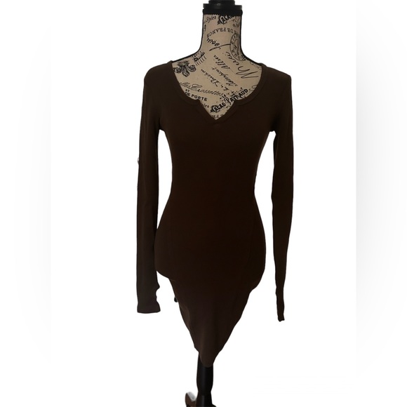 🥳🥳 Host Pick 🥳 Brand New Chocolate Long Sleeve Dress | Thumb Holes | S–L - Picture 1 of 4